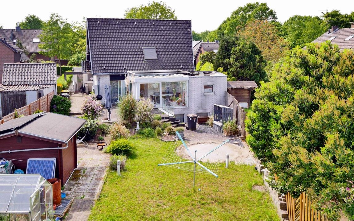 Zwei Doppelhaushälften auf schönem, großen Grundstück in Kleve-Materborn